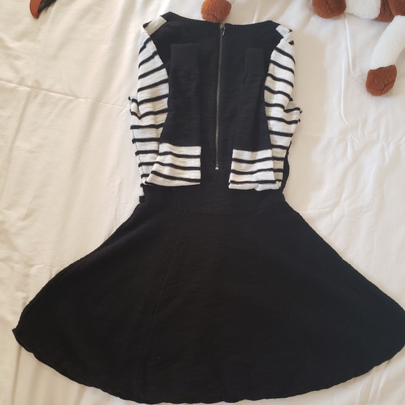 Express dress - Picture 3 of 7